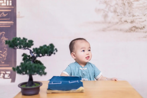 阳春怀孕为啥肚子会长毛